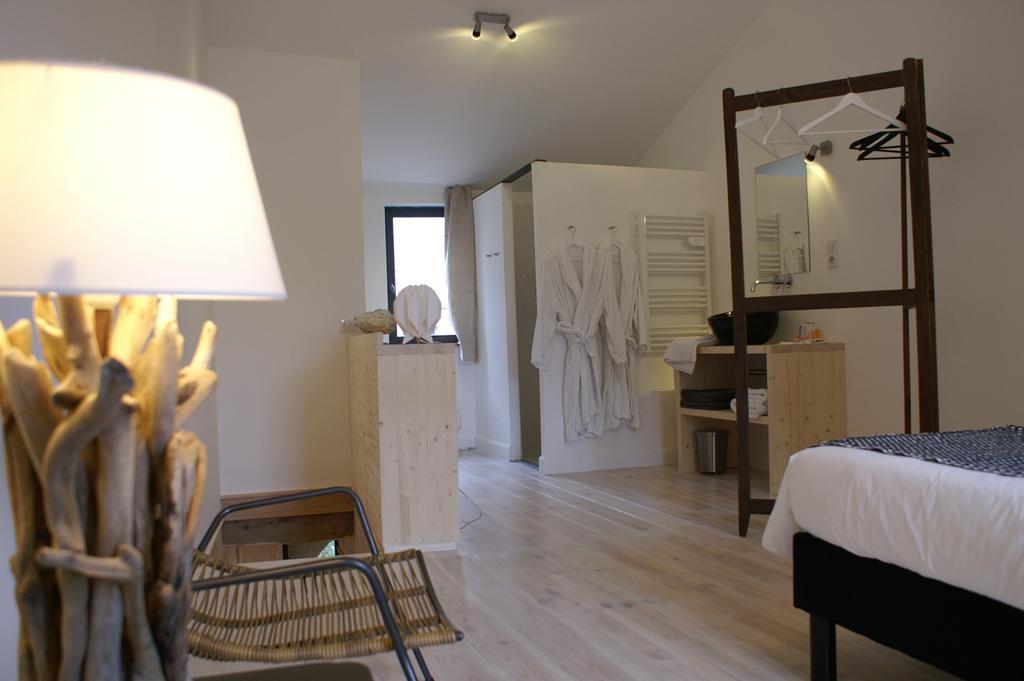 La Maison Rouge D'Uzes B&B Bilik gambar