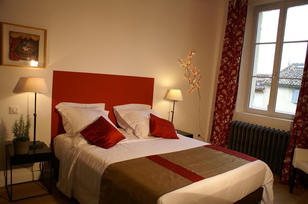 La Maison Rouge D'Uzes B&B Bilik gambar