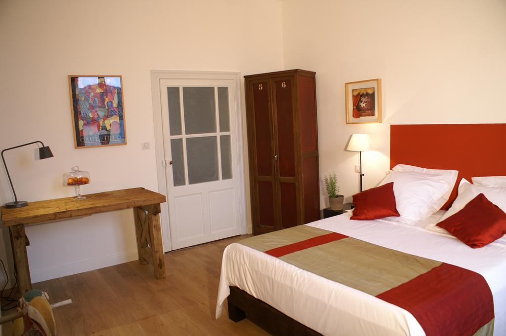 La Maison Rouge D'Uzes B&B Luaran gambar
